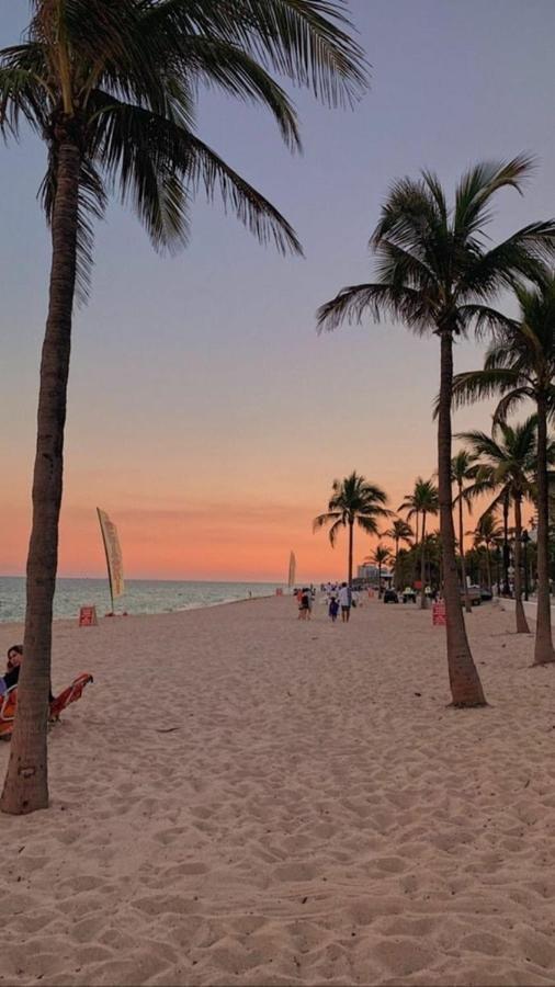 Christmas Retreat Walk To Dania Beach Pool Luaran gambar